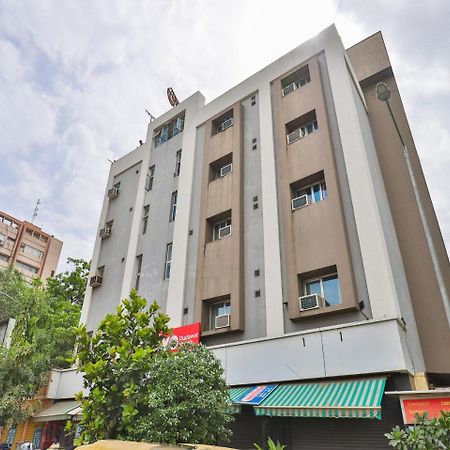 Oyo 10044 Hotel Dudawat Ahmedabad Bagian luar foto